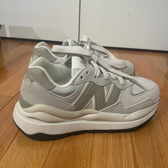 New Balance 54/70 women’s shoe - Picture 4 of 8